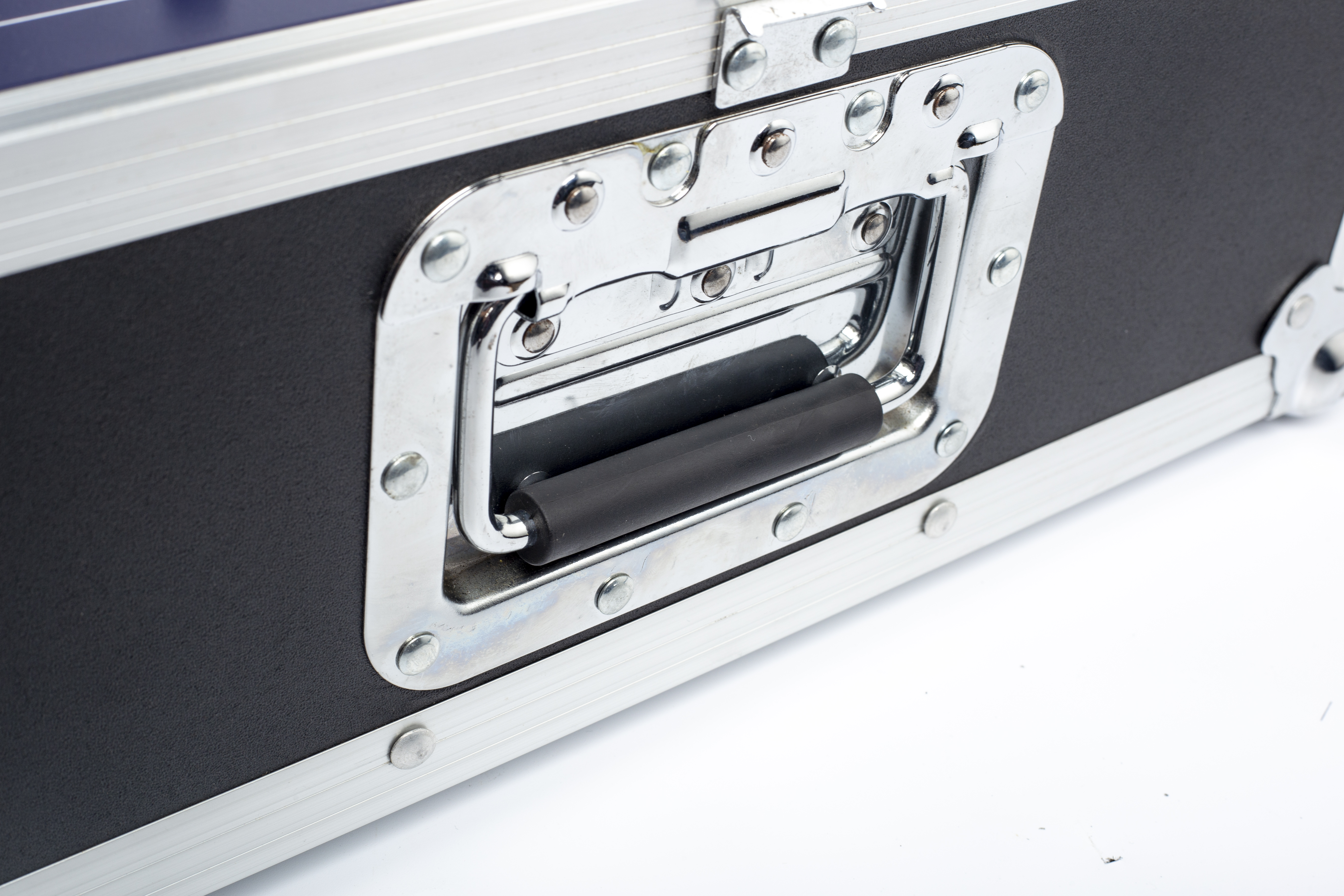 KCT-1990DSP Flight Case Powered Mixer 7 Line Input 650W×2 4Ohm Built-in Delay Repeat Effect 48V Phantom Power