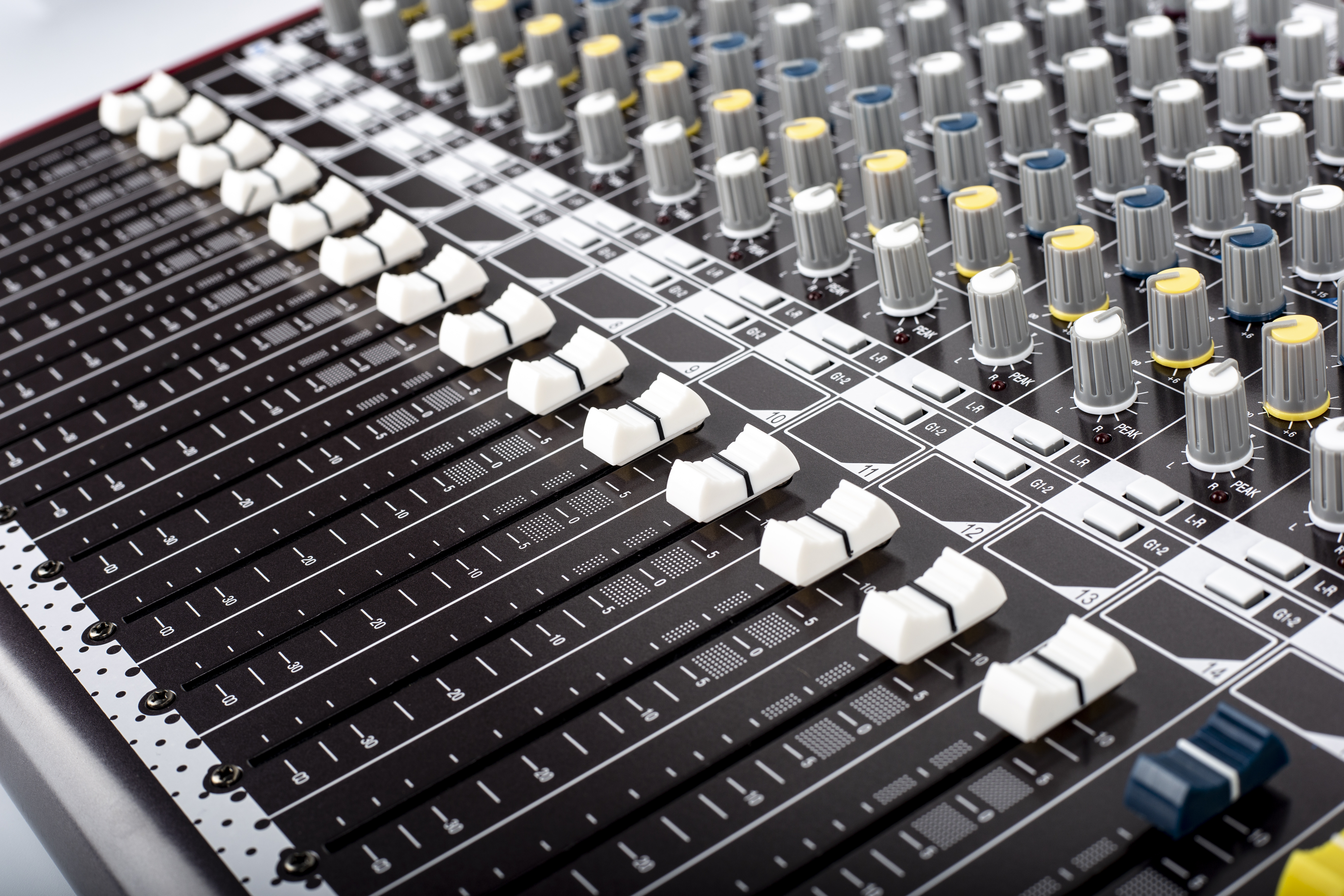 KCT-1660USB 14 Channel Audio Mixer 2 Group 6 Bus Lexcoin Effect 48V Phantom Power 7 Band Graphic EQ 100mm Long Fader Mixing Console