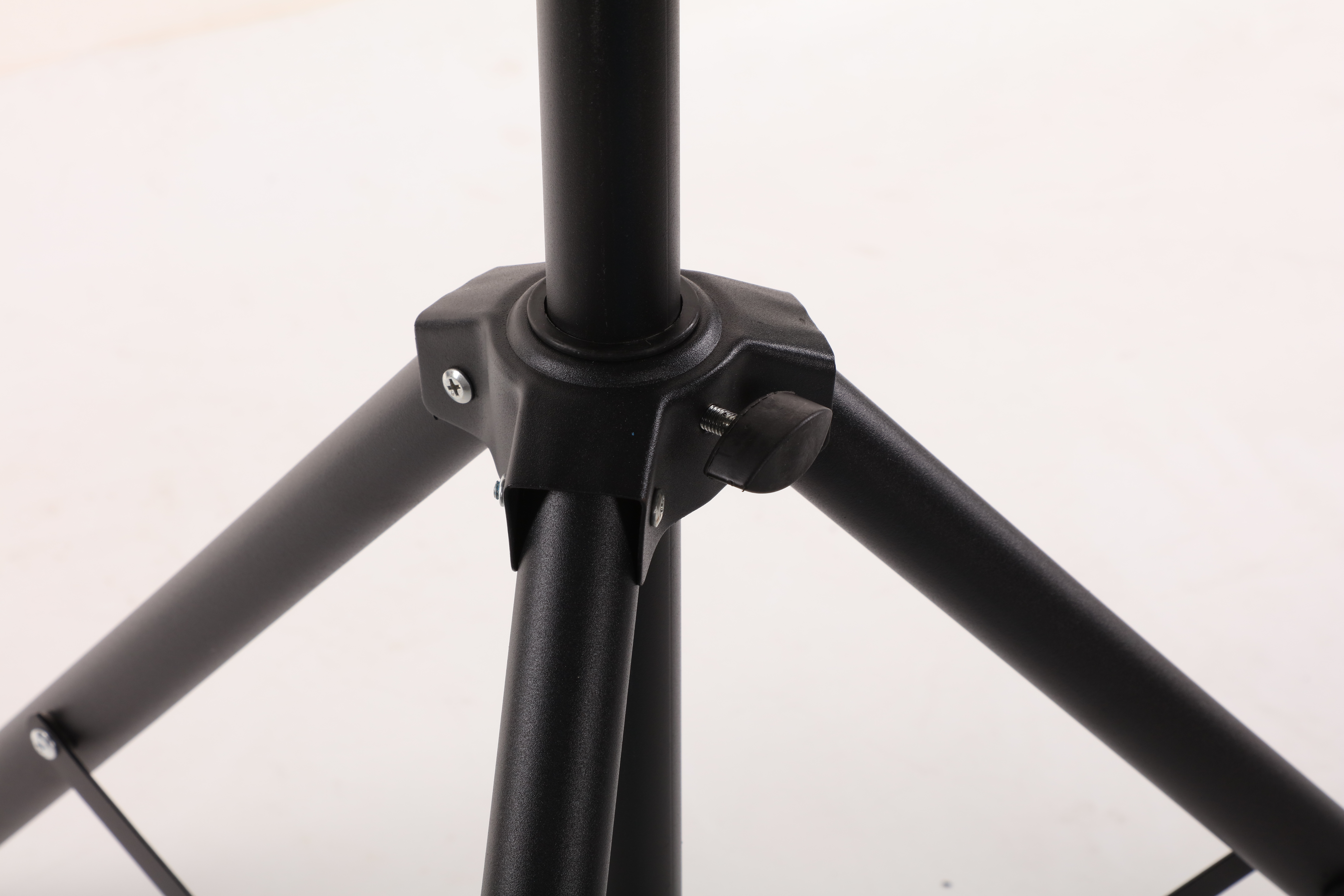 All Iron Retractable Speaker Stand 1300-2100mm Height Adjustable 80kg Load Black Surround Speaker Projector Bracket 502-4