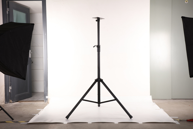 Model 502-1 All Iron Speaker Mount Retractable Height 1-2M Load 80kg Black Surround Speaker Stand Projector Bracket