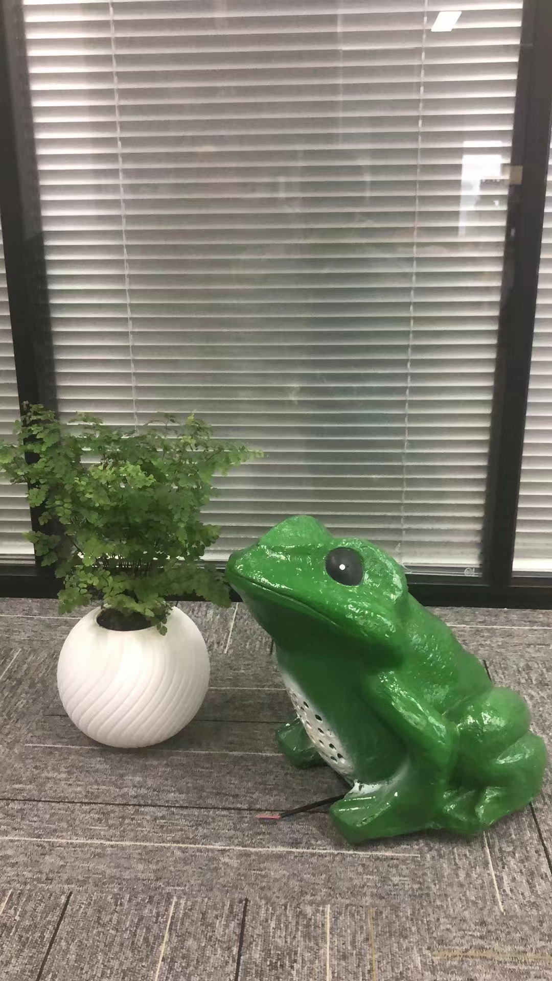 CP-56 20W Frog Rock Shaped Outdoor Garden Speaker All Weather Landscape 5" Woofer Two Way Wired PA Speaker Glass Cabinet